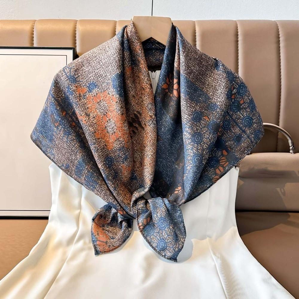 Breathable Mom Square Headscarf Lightweight Retro Patterned Square Shawl  Outdoor Style 5