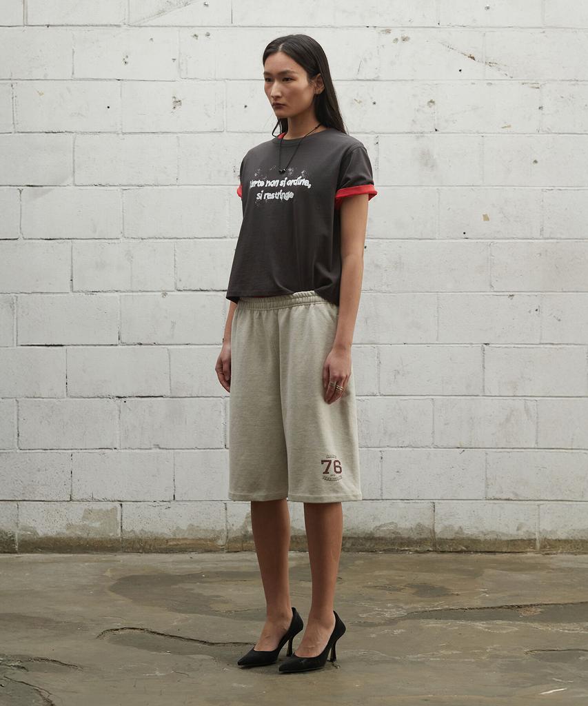 Keulaeki [Women] Paint Logo Crop Tee_Charcoal [Kr265Pwt463]