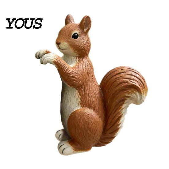 Weatherproof Yard Figurines Planter Climber Squirrel Statue, Cute Lifelike Sculpture, Resin Garden Ornaments Small Animal Figurine for Plant Pot Edge