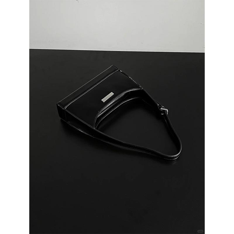 

Minimalist style 2025 spring and summer new high-end baguette commuting French small square bag single shoulder portable underarm bag female чорний