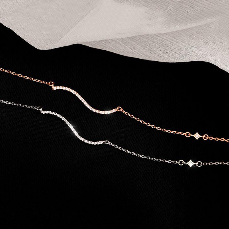 Sparkling Diamond Wave Necklace: Women's High-End Pendant, Cool Style, Light Luxury Clavicle Chain, Fairy Elegance.