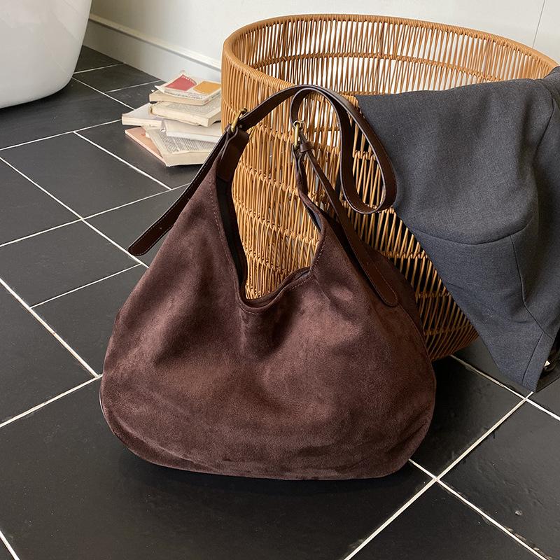 Foreign Style Fashionable Versatile Casual Autumn and Winter Suede Shoulder Crossbody Commuting 2025 Autumn and Winter Portable Women's Tote Bag