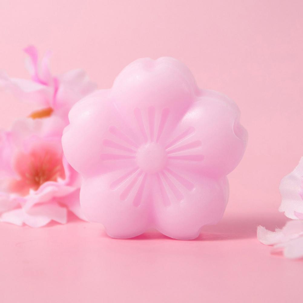Creative Petal Shaped Handmade Soap Gentle Cleansing Sakura Scent Radiant Hydration