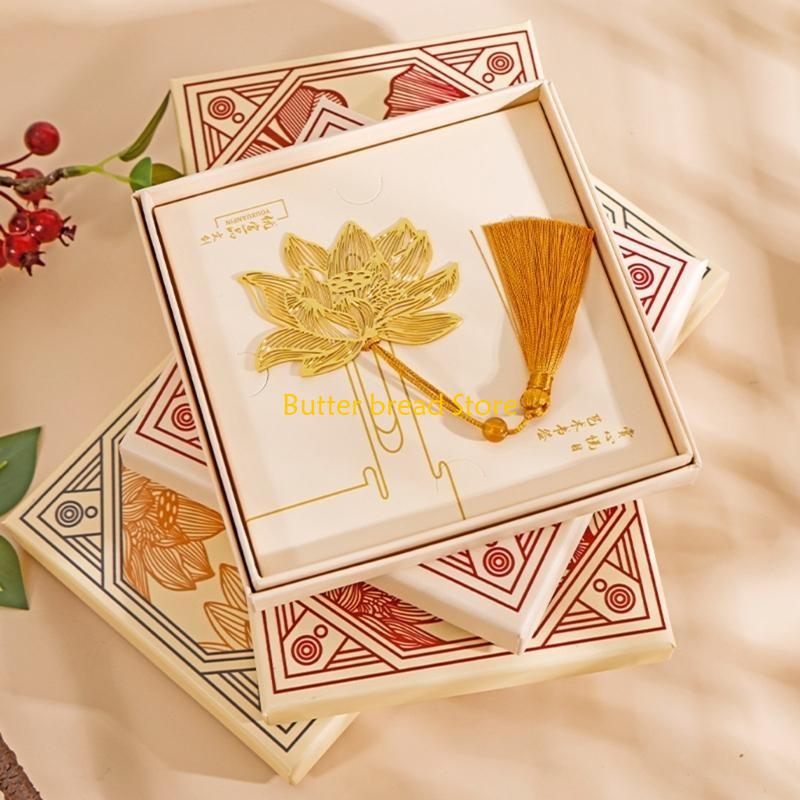 W89C Hollow Out Handmade Book Mark for Book Lovers Vintage Bookmarks for Readers, Metal Bookmarks with Pendant Designs