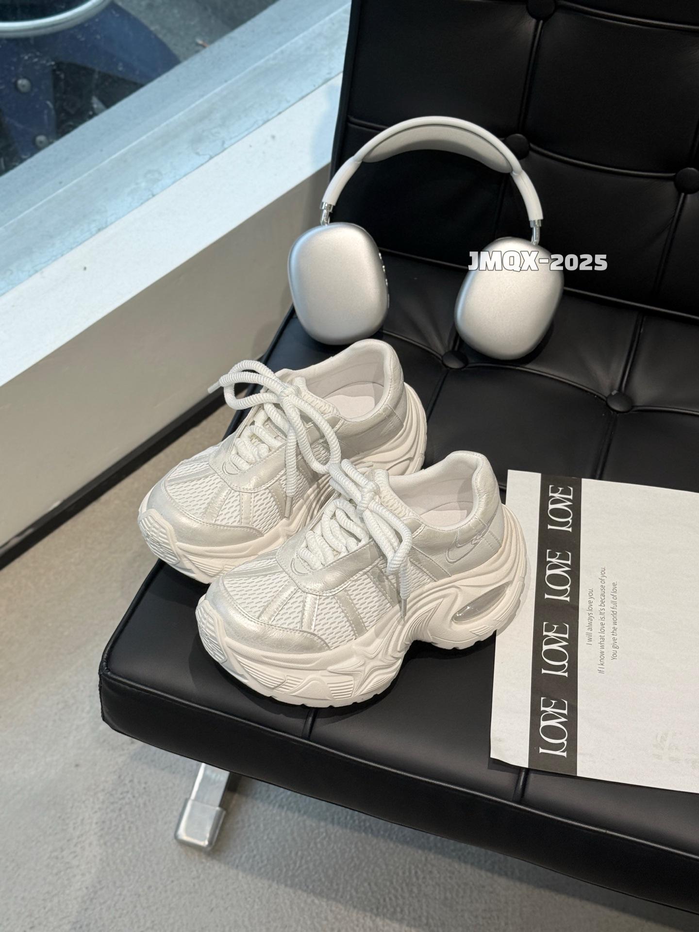 

European retro color polishing fashion dad shoes women s spring and autumn 2025 new breathable height increase versatile casual shoes 35