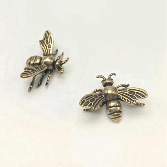 Brass Bee Figurine Tea Pet Solid Metal Bee Figure Model Statue Sculpture Toy Desktop Decoration Ornament Festival Collectible Gift