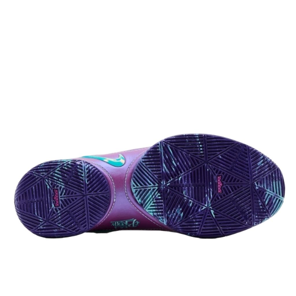 Nike LeBron 22 Gefrorene Trauben