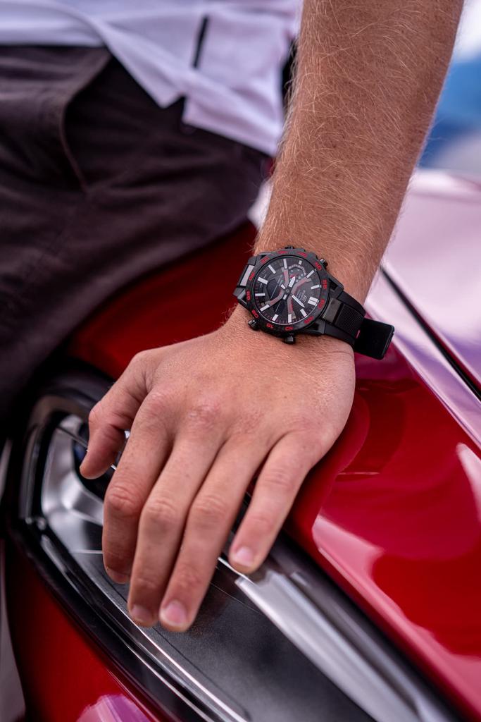 Casio Edifice SOSPENSIONE Bluetooth Solar Watch ECB-2000YPB-1AJF Men's Black [Official Japanese Product]