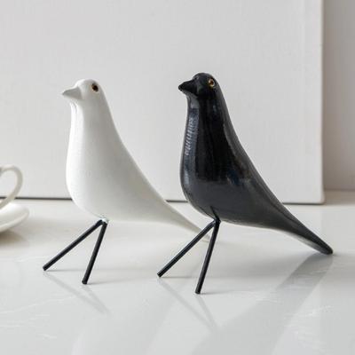 Wooden Colorful Bird Figurine Hand-painted Bird Statue Simulated Animal Sculpture Home Office Desktop Decoration
