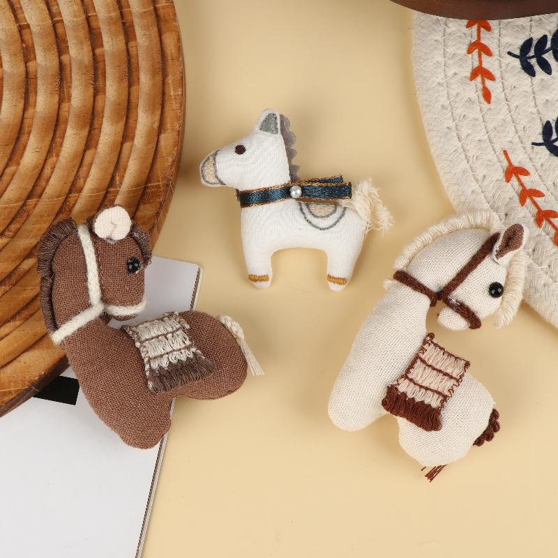 Year Of The Horse New Year Festive Doll Brooch Chinese Style Pony Badge Zodiac Schoolbag Decor Gift