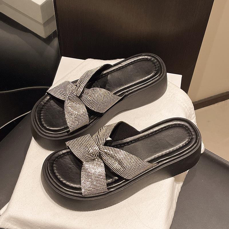 

thick-soled rhinestone slippers new outer wear summer beach women s shoes casual fashion half-drag thick-soled cool slippers 35 чорний