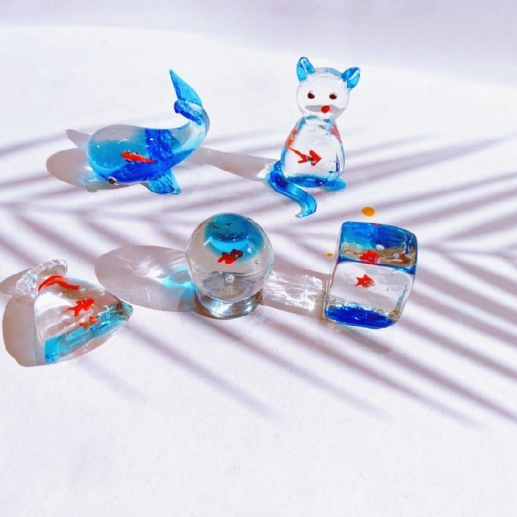 Glass Fish Tanks Figurines Collection Glass Ornament Statue Car Interior Dashboards Ornament for Birthday Home Decors