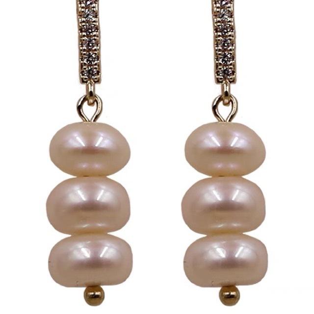 Natural Strong Light Freshwater Pearl Stud Earrings Slightly Inlaid with Rhinestones 925 Silver Needle Earrings Elegant Versatile Earrings Classic Wo