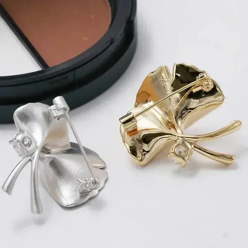 1 Pcs Vintage Women Pearl Ginkgo Leaf Brooches Ancient Gold Plant Women's Clothing Decor Jewelry Dresses Accessories Gifts