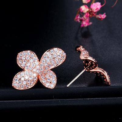WWJ Kleeblatt-Blume, winziger Zirkon, roségoldfarben, große Ohrstecker für Mädchen