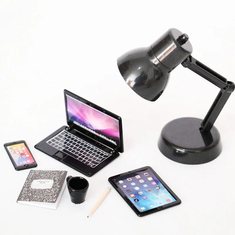 Conjunto de Brinquedo de Escritório Miniatura para Casa de Bonecas 7 Peças Mini Laptop Computador Tablet Telefone Lâmpada Livro Caneca de Café Caneta Simulação para Casa de Bonecas