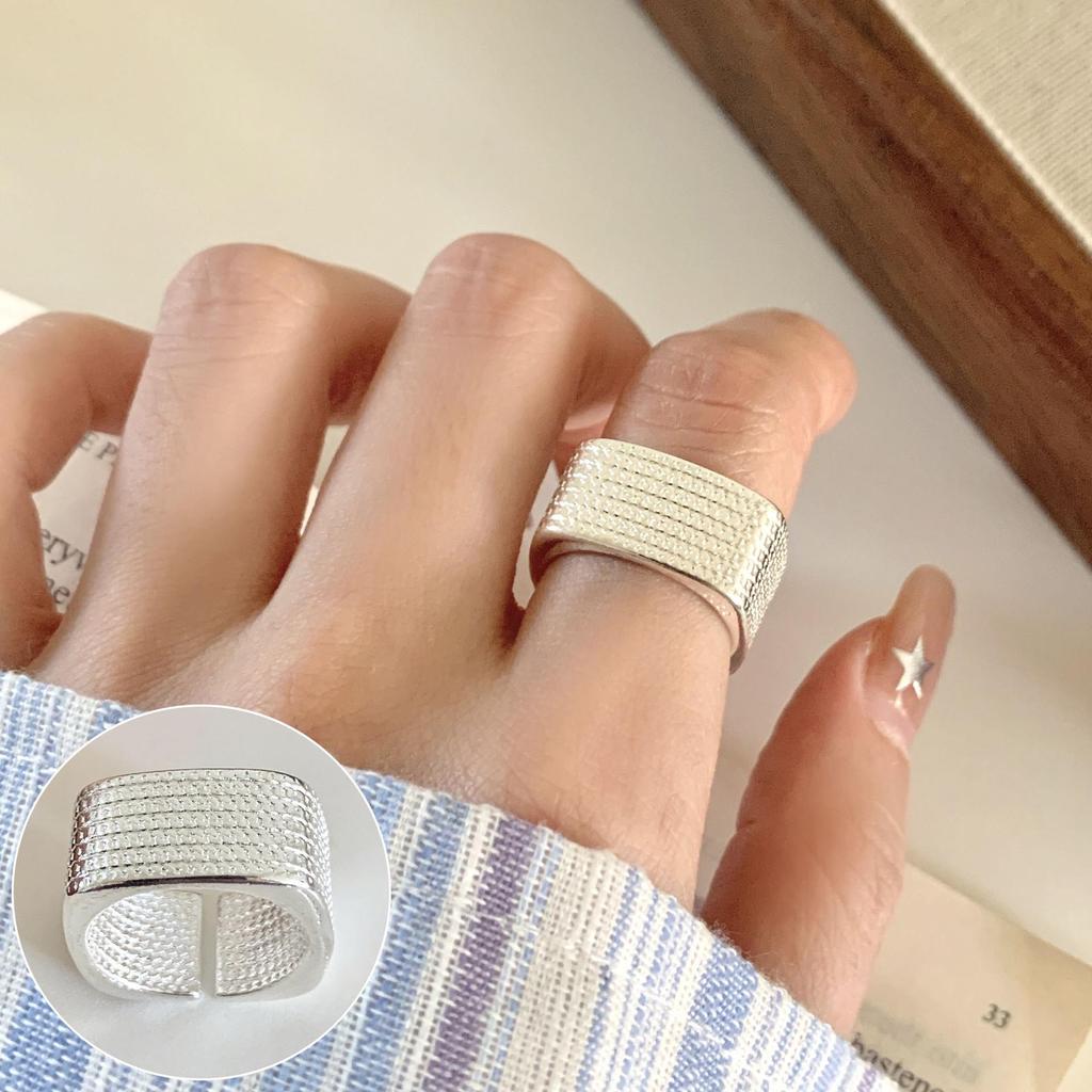 Eleganter gefrosteter matter breiter offener Ring für Damen - S925 versilbert, trendiger INS-Stil