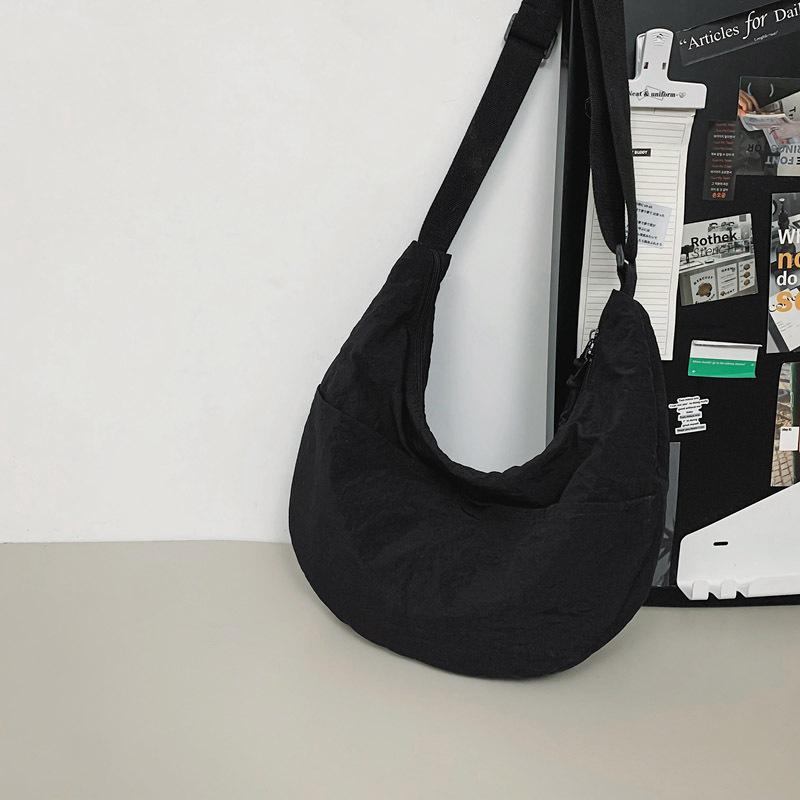 Super Soft Casual Fashion Casual Large Capacity Shoulder Bag Japanese Travel Dumpling Bag Women Commuter Messenger Bag