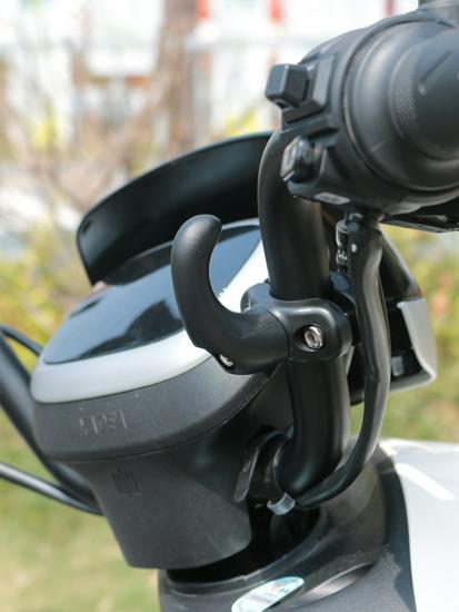 Universal No-Drill Non-Slip Hook for Electric Vehicles, Tricycles, and Motorcycles - Ideal for Helmets and Backpacks
