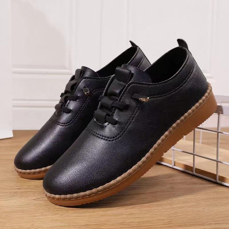 Women's Spring/Autumn Slip-On Soft-Sole Flat Shoes – Lightweight Breathable Casual Mother's Shoes, Versatile Comfortable Walking Shoes for Daily Wear