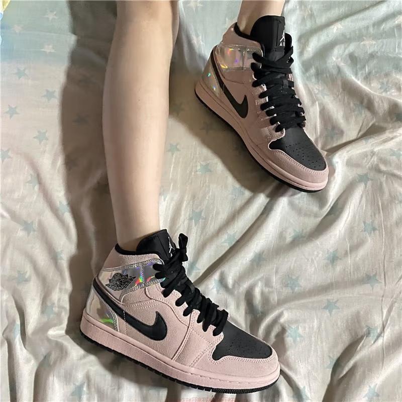 Jordan 1 Medio Polvere Sporca Iridescente Donna BQ6472-602
