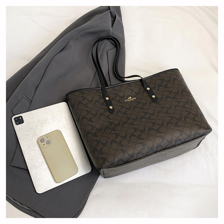 Women's Classic Floral Tote: Large Capacity, Fashionable Print, Versatile Shoulder or Underarm Bag