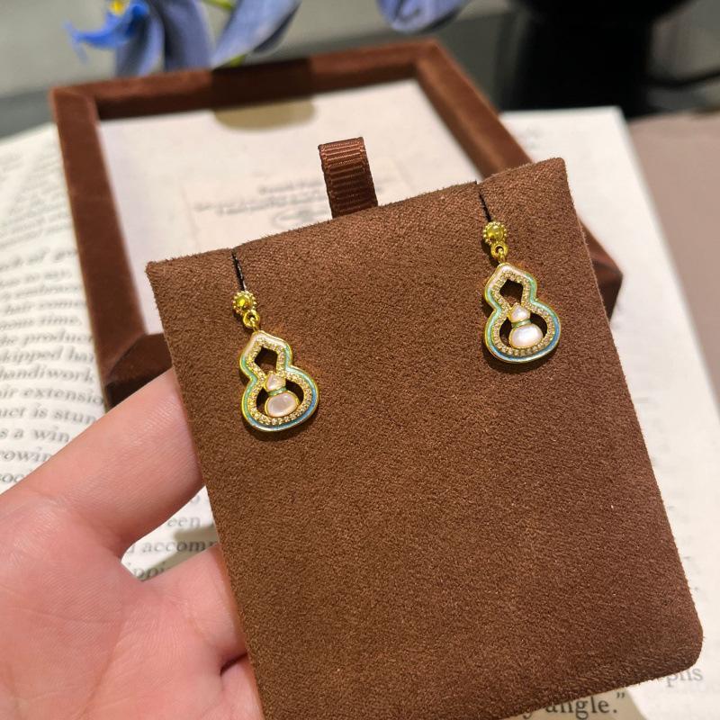 Guochao Natural White Shell Gradual Change Gourd Necklace Earrings Cold Advanced Versatile Light Luxury Collarbone Chain Set