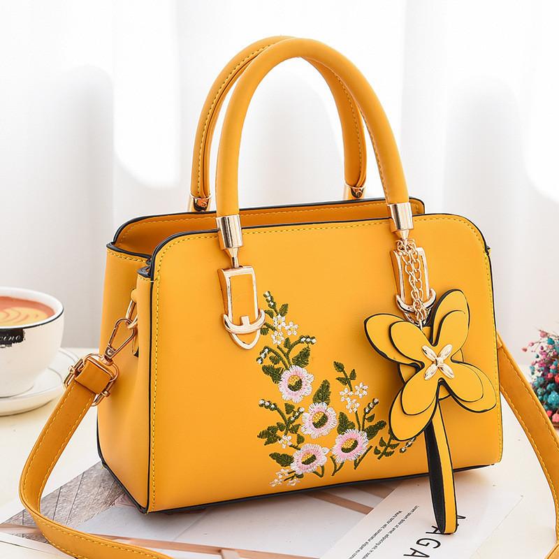 2023 New Fashion Single Shoulder Bag Large Capacity Soft Leather Handbag Embroidered Soft Leather Slant Bag