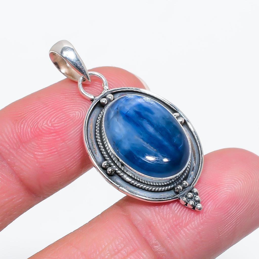 Kyanite - Nepal 925 Sterling Silver Pendant V4795, Blue Pendant, Oval Pendant, Valentin's Day Gift, Gift For Her, Birthday Gift, Handmade Jewelry, Sil