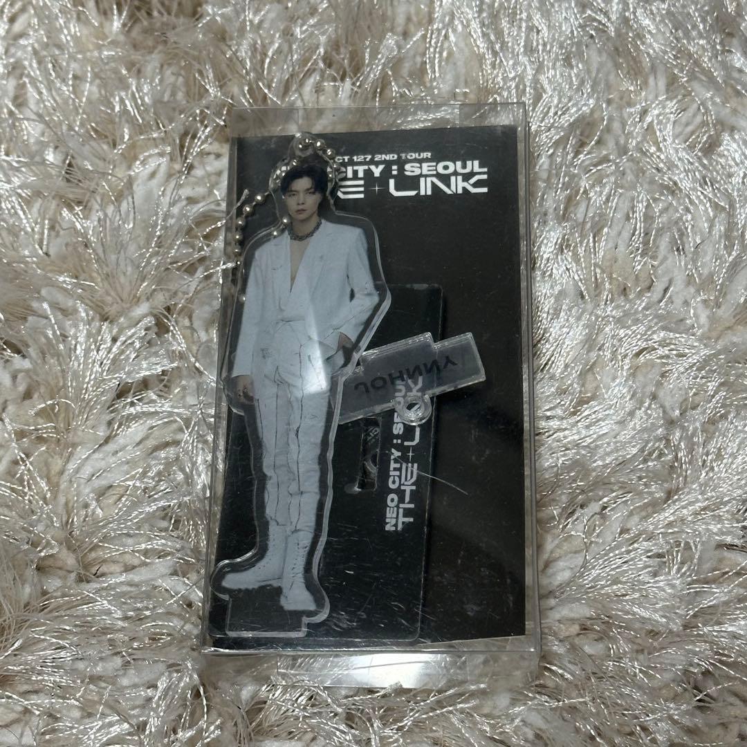 [USED] NCT 127 Johnny the link MD acrylic keychain with trading card