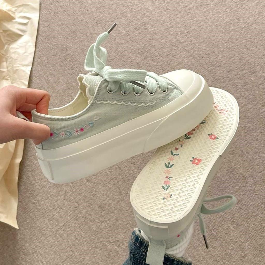 Niche original embroidered platform canvas shoes women's summer new thin breathable versatile white shoes casual shoes