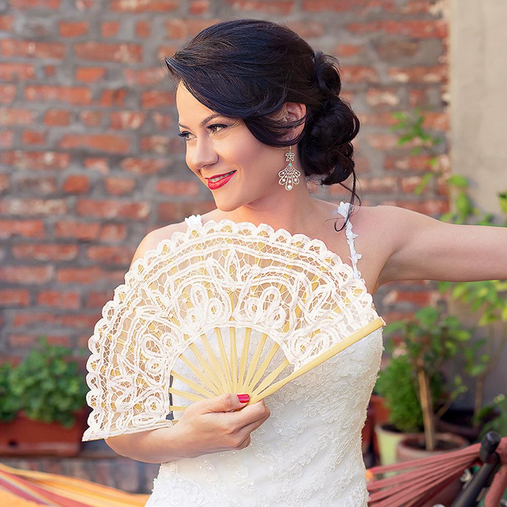 2Pcs Chinese Folding Fans Vintage Lace Handheld Fan Lightweight Portable Elegant Tassel Wedding Party Dance Performance