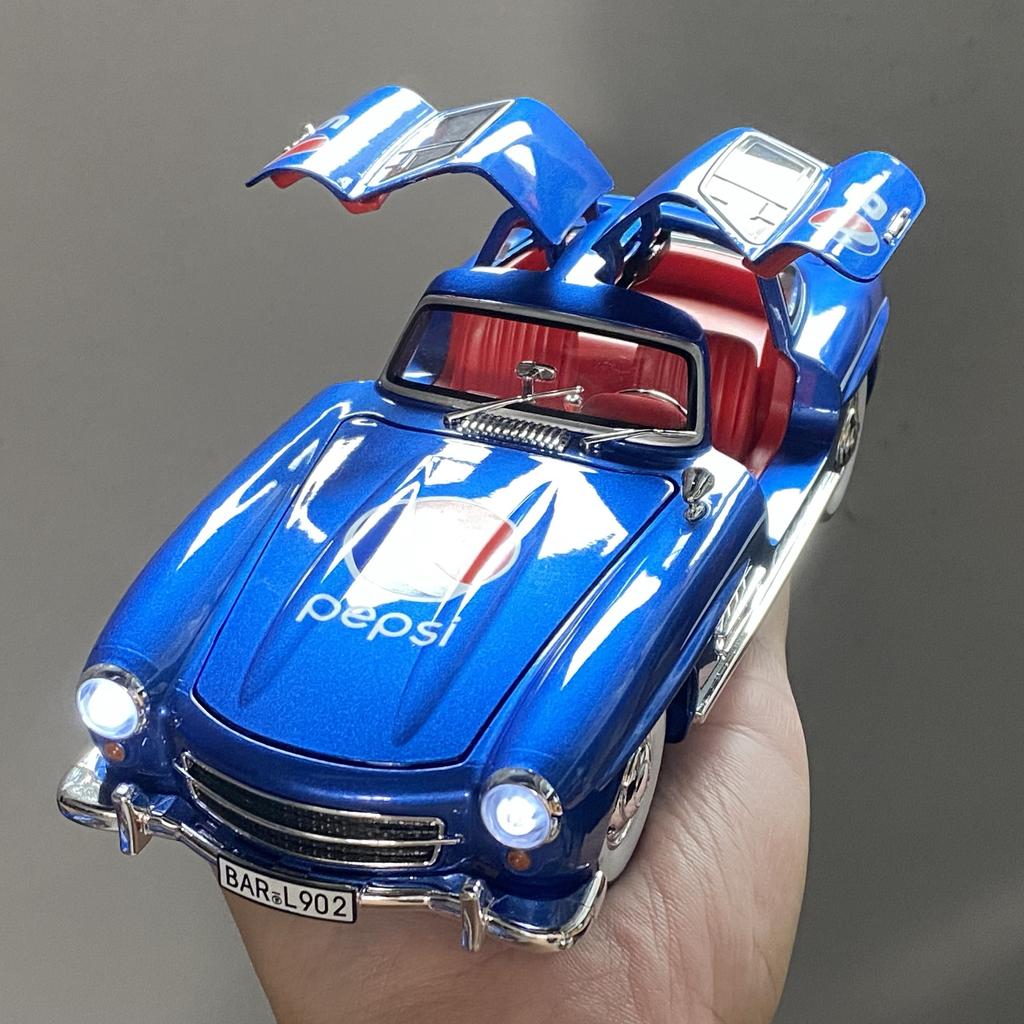 1:24 Benz 300SL Coca Cola Pepsi Cola Classic Vintage Car Alloy Diecast Model Car Front Desk Display Decoration Ornaments Holiday