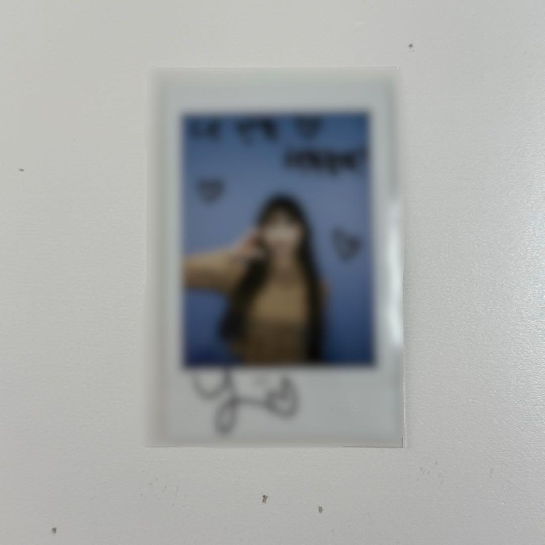 

[USED] ichillin Jiyoon autographed polaroid
