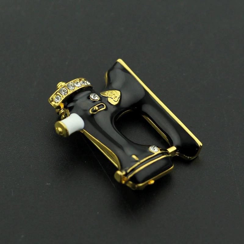 Clothes Brooch Creative Hanger Sewing Machine Design Brooches Enamel Brooch Fashion Jewelry Badges Pendants Suit Collar Pin Bags