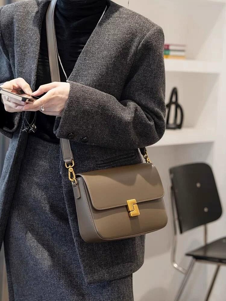 New style tofu bag, high-quality and stylish genuine leather women's bag, shoulder bag, crossbody bag, small square bag.