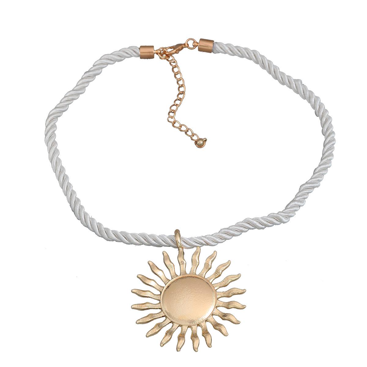 

Модне літнє намисто-кулон із соняшниками: Аксесуар із сплаву в європейському та американському стилі для жінок золотий