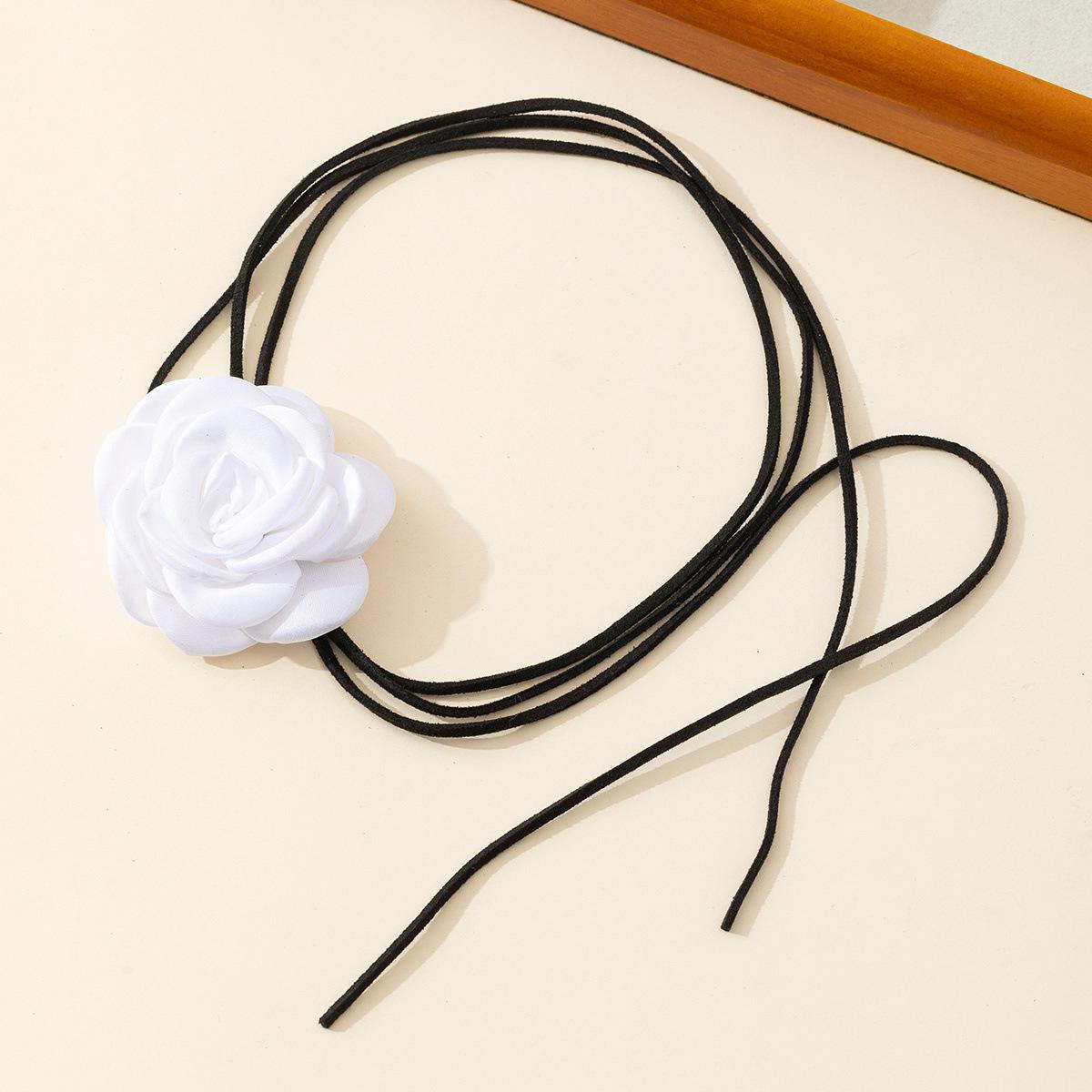 

Personalized handmade rose necklace, creative long DIY flannel choker necklace білий