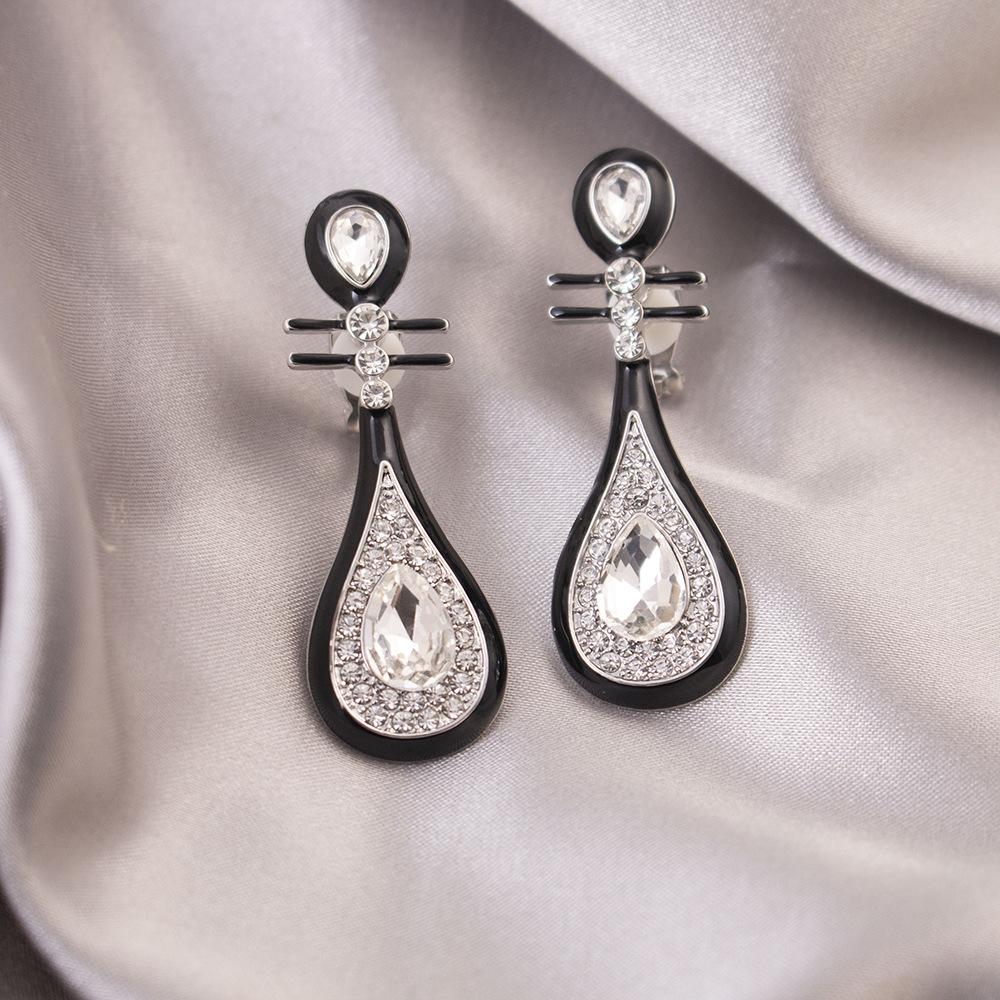 Versatile Light Luxury Ear Clips Without Pierced Ears Daily High-end Triangular Ear Clips Versatile Women's Earrings