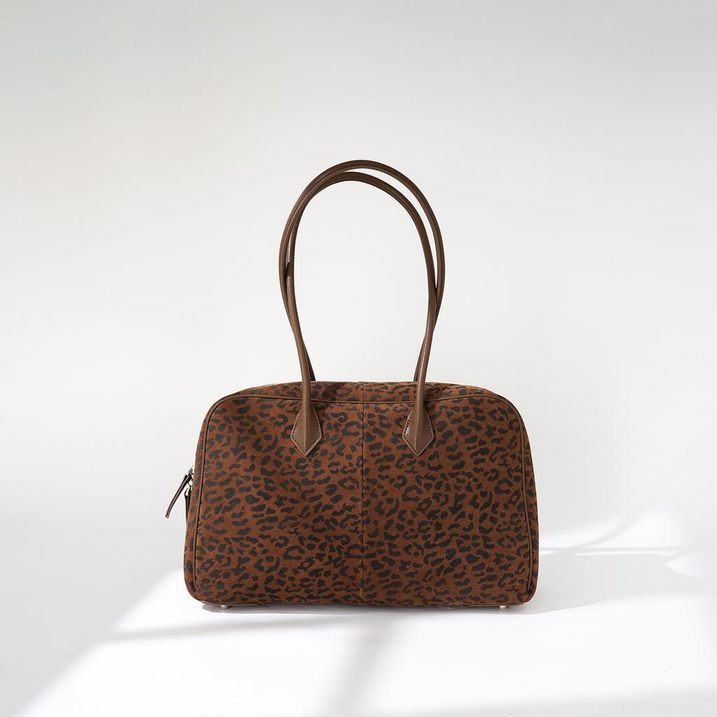 Fashionable Foreskin Large Capacity Pillow Bag Trendy Leopard Leather Women's Bag Shoulder Bowling Bag