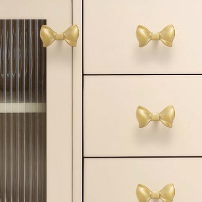 Accesorios y piezas para muebles – Manijas de las puertas