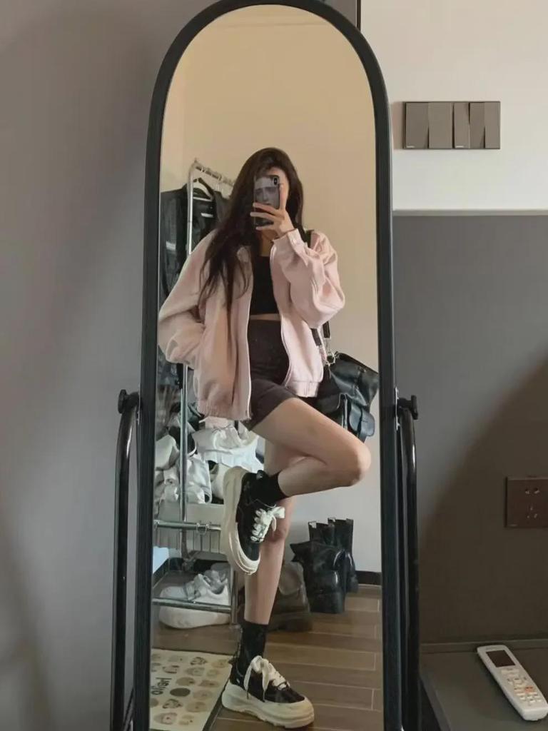 Hong Kong Style Pink Lapel Workwear Jacket for Women - Retro Spring/Autumn Design