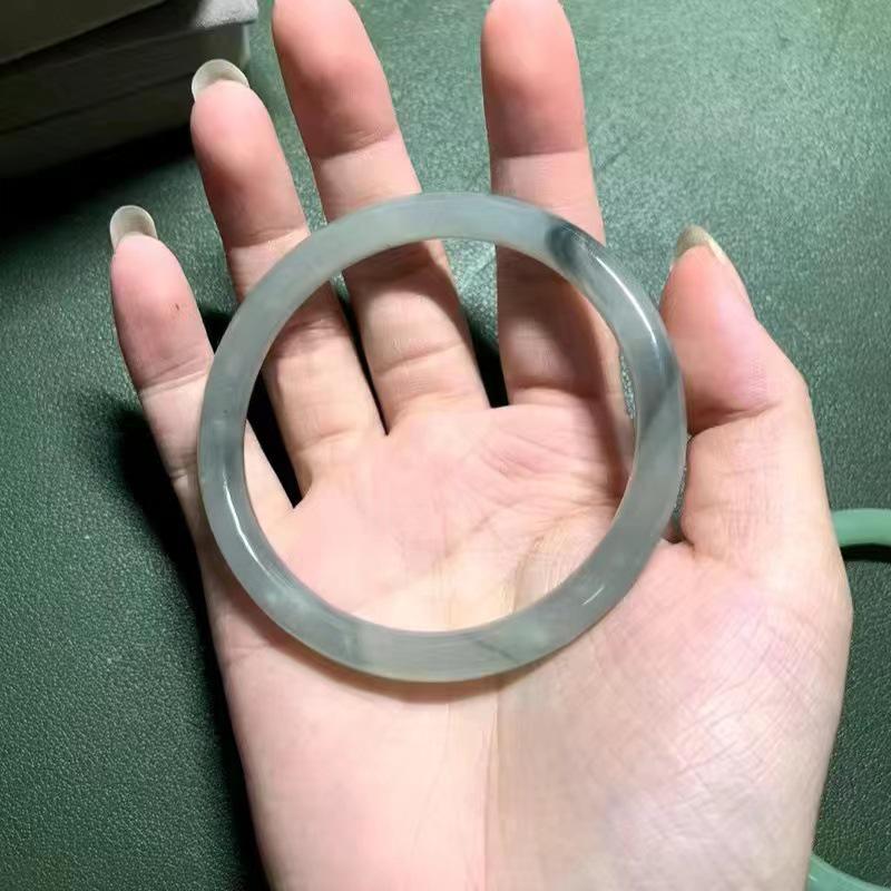 One-Step Glass-Like Jade Bangle: Xiaohongshu Style, Natural Buzhichun Ice-Clear, Women's High-Ice Round Design.