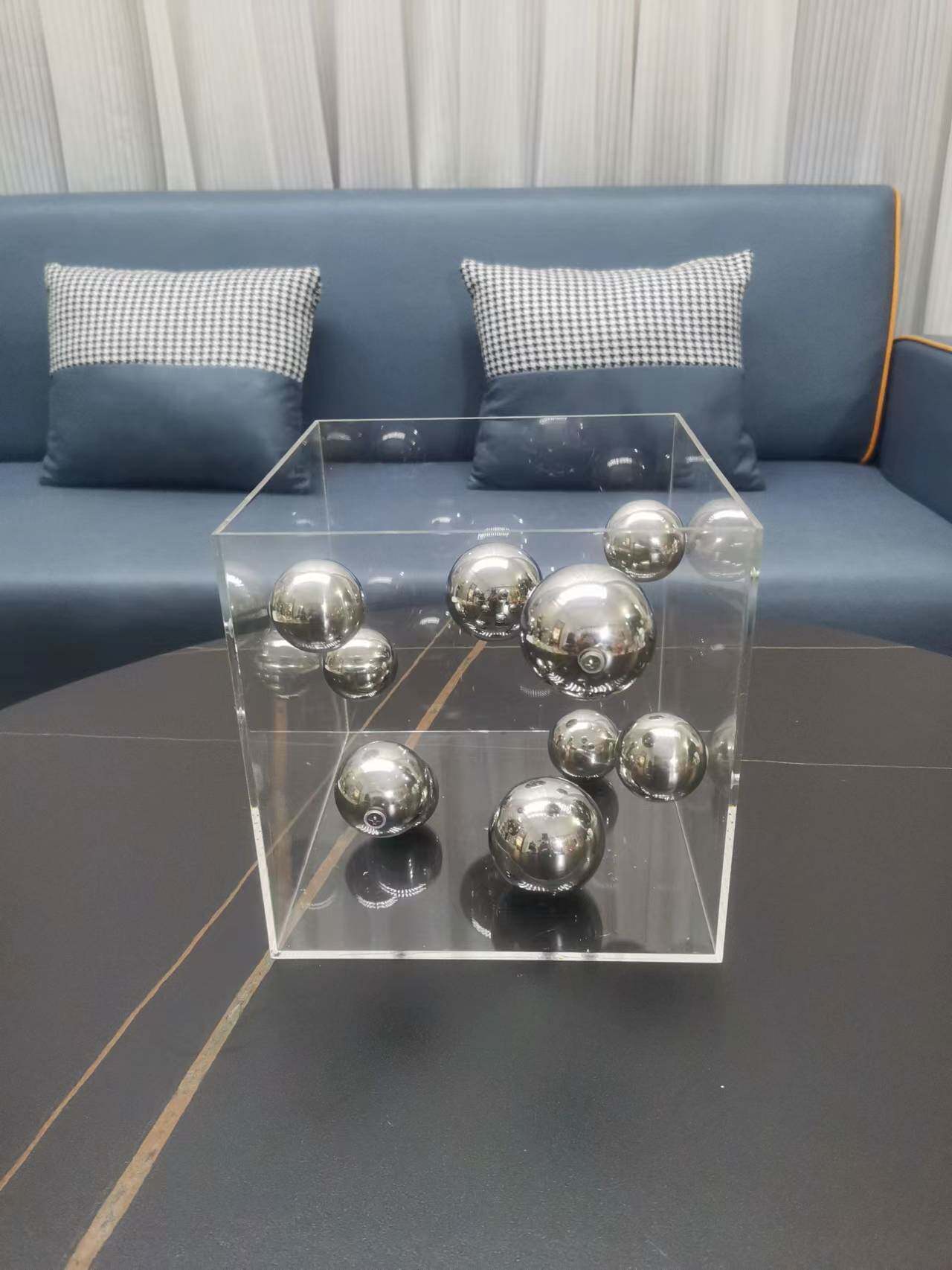 

European Luxury Acrylic Cloche Dome, Creative Tabletop Decor Ornament for Living Room, Clear Display Case for Collectibles