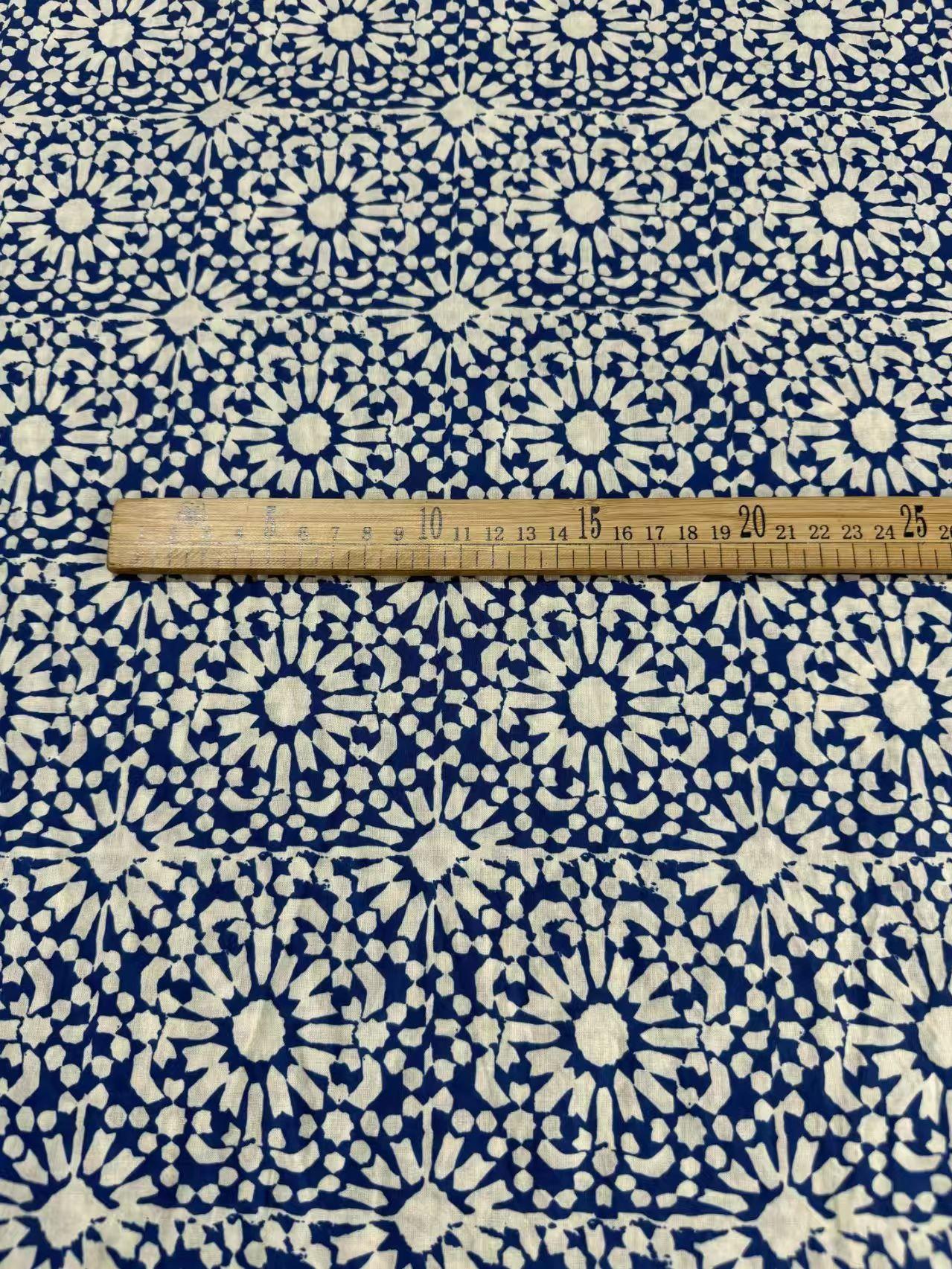 70 Yarn Block-Printed Cotton with Gradient Blurring Effect Long-Staple Skin-Friendly Cotton Fabric