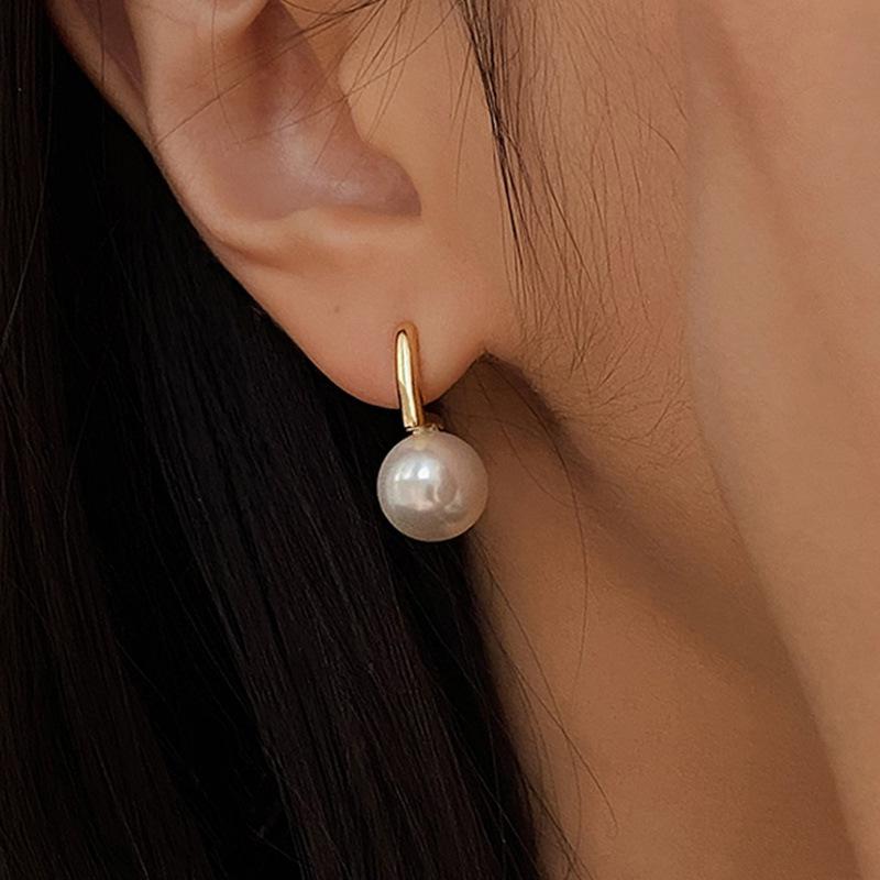 

New 925 Sterling Silver Pearl Earrings Personality Charm Simple Style Earrings Birthday Gift for Women Exquisite Jewelry
