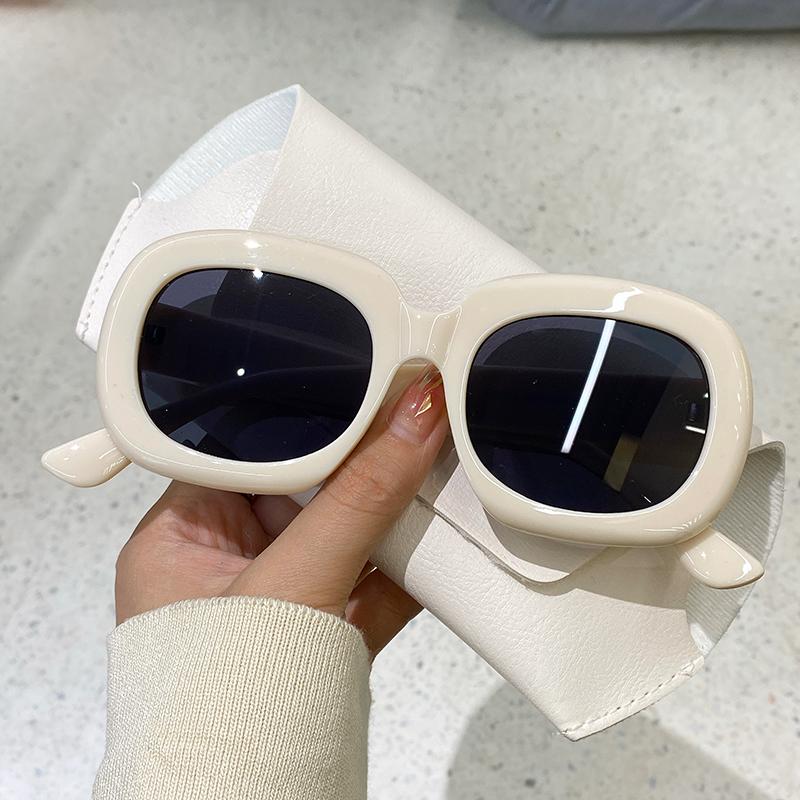 Women Sunglasses Trendy Vintage Round Female Shades Eyewear Fashion Popular Ins Simple Retro Sun Glasses for Lady