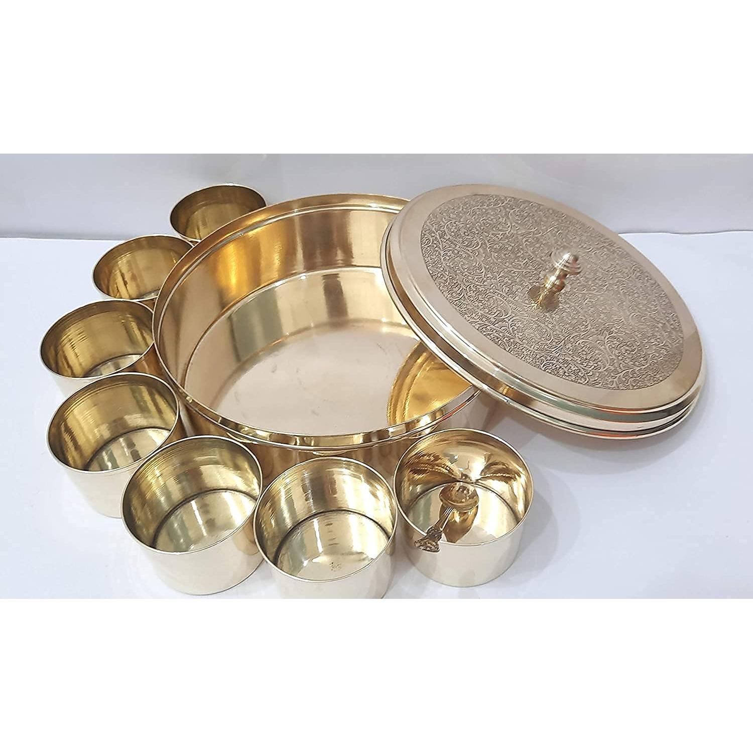 

Brass Masala Box Elegant Golden Spice Container with Embossed Lid 750ml золотистый