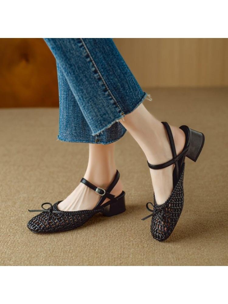 

Модные французские сандалии с плетеным носком и вырезами, женские на толстом каблуке, летние с бантом, ремешок на одной линии с пряжкой, средний каблук, римские сандалии 40 чёрный