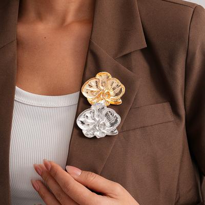 European and American Heavy Metal Wind Flower Brooch Simple Brooch Personality Niche Brooch 